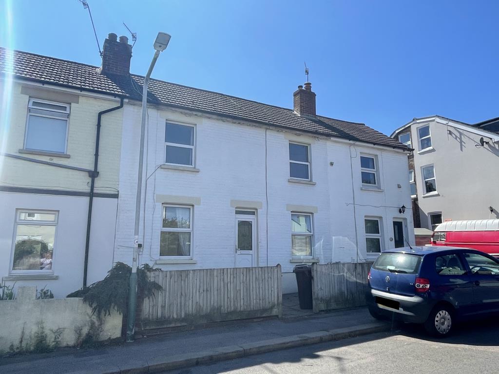 Lot: 91 - DOUBLE-FRONTED HOUSE FOR REFURBISHMENT -